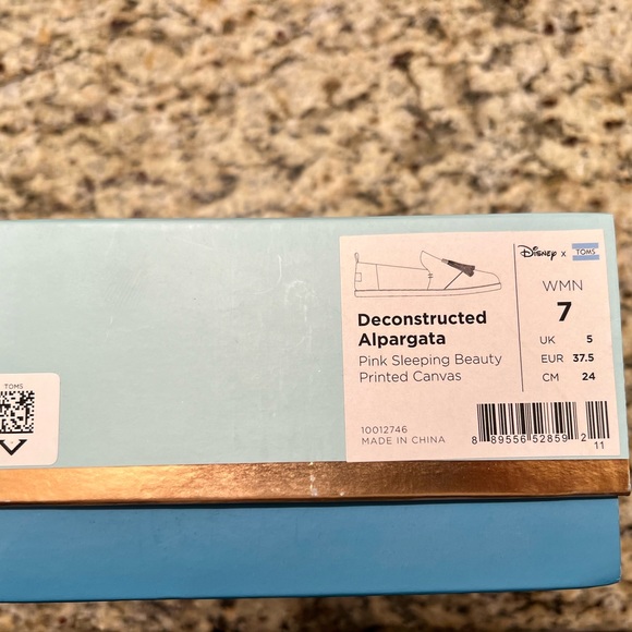 NIB SLEEPING BEAUTY - SIZE 7 - Picture 3 of 8